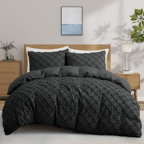 Transform your bedroom into a cozy oasis of style and comfort with our 3-Piece Clipped Tufted Duvet Cover Set. Crafted with meticulous attention to detail, this set offers a thicker, more luxurious feel than normal duvet covers. With six solid colors and two distinct clipped patterns to choose from, you can effortlessly elevate your bedding aesthetics. Designed for ease of use, this set includes one matching pillowcase for Twin size, and two for Full/Queen and King sizes. Embrace the perfect ble Black Bedding Aesthetic, Black Comforter Bedroom Ideas, Aesthetic Comforter, Tufted Comforter, Green Bedding Set, Fluffy Comforter, Black Comforter, Geometric Duvet Cover, Bedroom Dressing