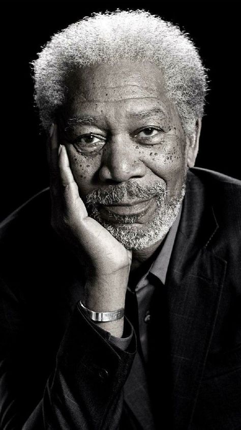 Morgan Freeman. Morgan Freeman, Train Photography, Black Actors, Historical Moments, Black N White Images, Black And White Portraits, Human Face, Charcoal Drawing, Black And White Pictures