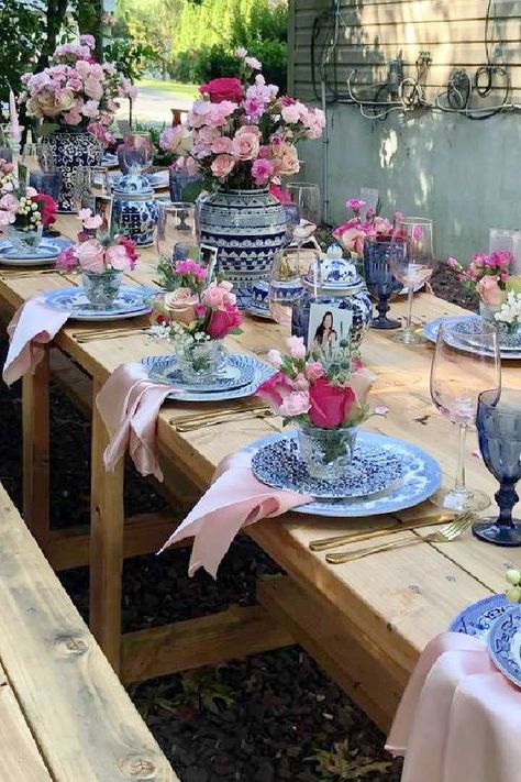 Grandma Table Setting, Dutch Table Setting, Garden Dinner Party Table Setting, Birthday Table Setting Ideas For Women, Mothers Birthday Party Ideas, Cocktail Drinks Table Set Up, Tea Party Tablescape Modern, Spring Birthday Table Decor, Formal Tea Party Table