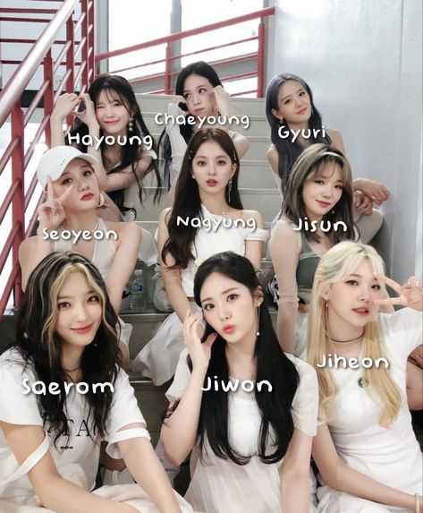 Kpop Group Names, Girls Group Names, Kpop Group, Pledis Entertainment, Group Photos, Girl Names, Reality Show, Kpop Girl Groups, Kpop Groups