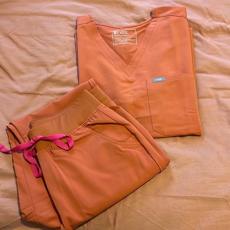 New W/O Tags Never Worn. Large Top And Medium Bottoms Scrub Outfits Cute, Scrub Outfit Ideas, Figs Scrubs Outfit, Vet Aesthetic, Wilderness Fashion, Scrubs Aesthetic, Scrub Outfits, Orange Scrubs, Nurse Outfit Scrubs