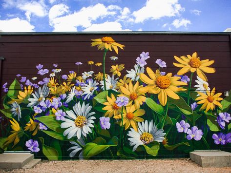 It's summer in every season when you have public art by Dan Toro. Check it all out in @downtownlaramie on the Mural Tour. 🎨 Dan Toro @ziggaziggah 🌼 "Flower Power" Street Art Utopia, Exterior Murals, Garden Fence Art, Painting Mural, Garden Mural, Flower Mural, Wall Painting Decor, Fence Art, Wall Murals Painted