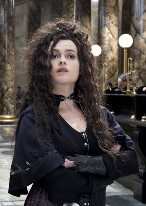 Helena Bonham Carter pretending to be Hermione Granger pretending to be Bellatrix Lestrange Marla Singer, Adele Adkins, Stile Harry Potter, Tapeta Harry Potter, Rowling Harry Potter, Lily Potter, Buku Harry Potter, Harry Potter Cosplay, Harry Potter Icons