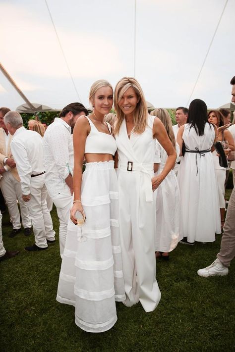 Everyone Wears White Wedding, Wedding Beach Party Outfit, All White Outfit Formal, White In White Outfits, White Beach Dinner Outfit, Beach All White Outfit, All White Outfit Summer Party, All White Beach Wedding Outfit Guest, White Linen Party Outfit