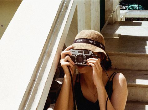 6 Tips to More Spontaneous Travel—Even If You're a Super-Planner - Tripadvisor Dslr Camera Photo, Spontaneous Travel, Analogue Photography, Shot On Film, Photo Time, Woman In Black, Talk To Strangers, Travel Recommendations, Black Tank Top