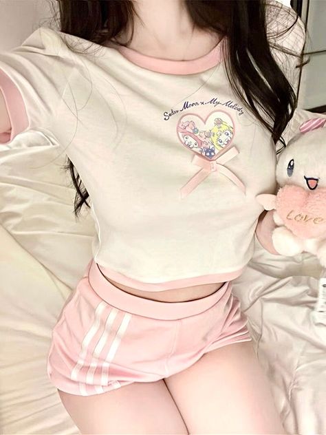 sailor moon my melody sanrio pink white pjs pyjamas pajamas wtv however you spell it uzzlang icon pfp soft aesthetic cute kawaii Cute Pjs Aesthetic, Kawaii Pjs, White Pjs, Kawaii Pajamas, Pink Pjs, Sailor Moon Shirt, Sailor Moon Outfit, Pajamas Aesthetic, My Melody Sanrio