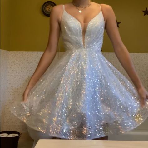 BRAND NEW Knox Annabel Homecoming Dress Silver Dama Dresses For Quince, Silver Hoco Dresses, Silver Dama Dresses, Dama Dresses For Quince, White Sparkle Dress, White Homecoming Dress, Desert Dress, High Neck Lace Dress, White Homecoming Dresses