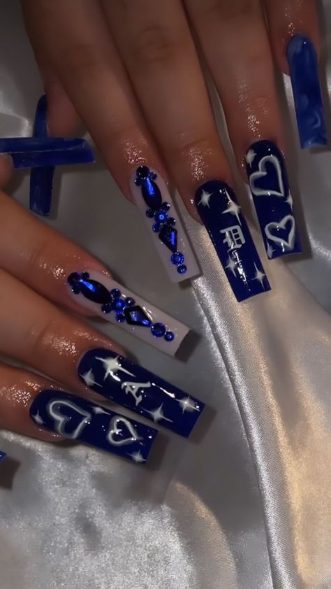 Bandana Nails, Acrylic Nail Designs Classy, Amazing 3d Tattoos, Pink Tip Nails, Punk Nails, Girly Acrylic Nails, Long Acrylic Nail Designs, Stylish Nails Designs, Blue Acrylic Nails