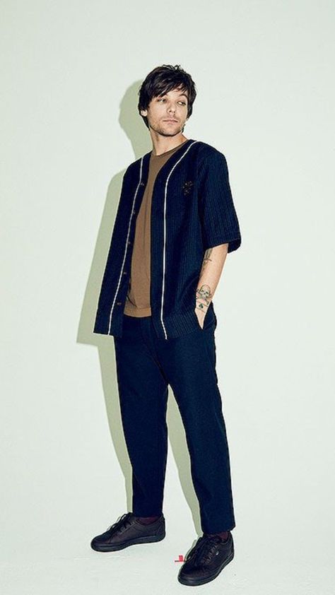 louis tomlinson One Direction Full Body Picture, Louis Tomlinson Full Body Picture, Harry Styles Full Body Picture, 1d Posters, One Direction Photos, Louis Tomilson, Cardboard Cutout, Body Picture, Harry Styles Pictures