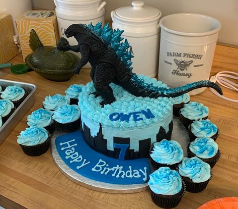 Godzilla Birthday Cupcakes, Diy Godzilla Cake, Godzilla Birthday Cake Ideas, Godzilla Party Favors, Godzilla Themed Birthday Party, Godzilla Birthday Party Cake, King Kong Birthday Cake, Godzilla Cupcakes, Godzilla Cake Ideas