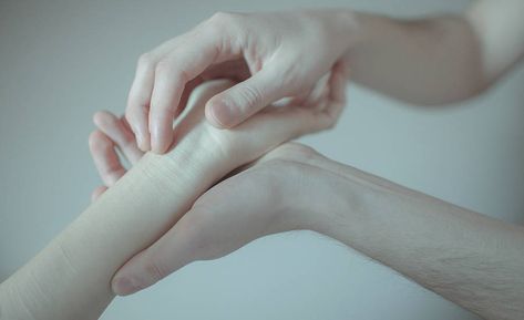 Intimate and Delicate Love Moments – Fubiz Media Human Body, Laura Makabresku, Mystic Symbols, Foto Art, Pale Skin, Visual Artist, Holding Hands, We Heart It, Birds