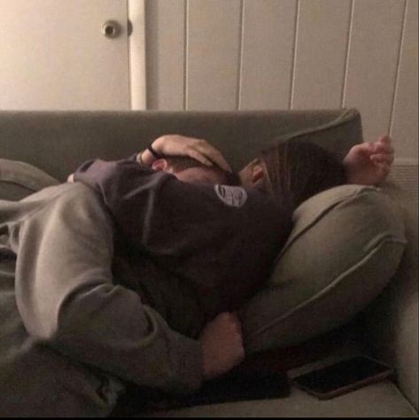 Cuddling Mood, Cuddle Pictures, Cuddle With Boyfriend, Boyfriend Sleeping, Badass Girl, Couple Sleeping, Cute Couples Cuddling, Boyfriend Goals, Cute Couples Photos