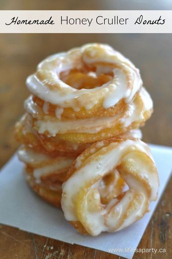 Weight Watchers Desserts, Cruller Donuts, French Crullers, Weight Watcher Desserts, Homemade Donuts Recipe, Choux Pastry, Homemade Donuts, Doughnut Recipe, Eclairs