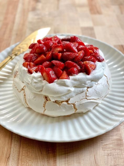 Strawberry Pavlova ~ Shauna Sever Midwest Made *** What Is Pavlova, Pavlova Toppings, Lemon Curd Pavlova, Strawberry Pavlova, Chocolate Pavlova, Pavlova Dessert, Cream And Strawberries, Pavlova Cake, Mini Pavlova