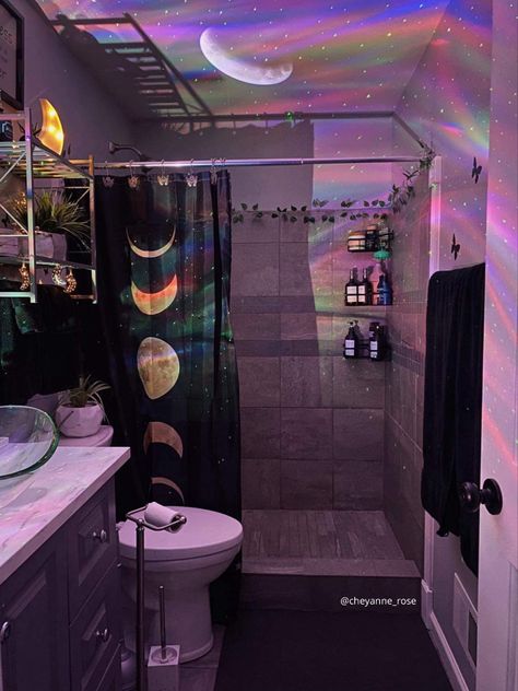 Cheyanne bathroom Goth Vanity Decor, Goth Aesthetic Bedroom, Artsy Apartment Decor, Goth Bathroom Ideas, Witchy Boho Decor, Baddie Bathroom Ideas, Cute Bathroom Themes, Bathroom Decor Aesthetic, Y2k Apartment