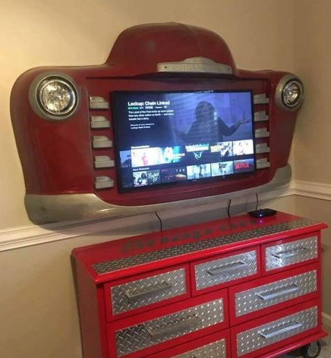 Upcycling, Mancave Garage, Car Parts Decor, Garage Furniture, Cool Garages, Car Part Furniture, Automotive Furniture, Car Furniture, Tv Wall Mount