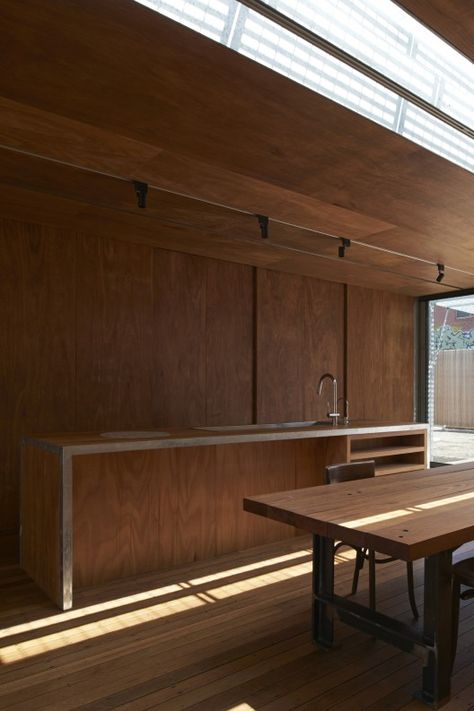 Edward Street House / Sean Godsell, Melbourne, Australia, photo by Earl Carter Modernism, Plywood Kitchen, Plywood Interior, Suburban House, 카페 인테리어 디자인, Secret Door, Street House, Architecture Awards, Residential House