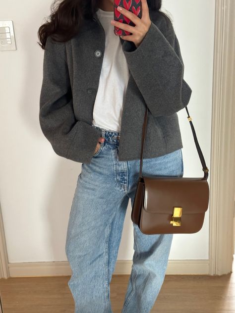 How To Style Brown Bag, Celine Classic Box Bag Outfit, Light Brown Bag Outfit, Outfit With Brown Bag, Dark Brown Bag Outfit, Celine Box Bag Outfit, Brown Purse Outfit, Brown Bag Outfit, Celine Bag Outfit