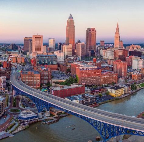 cleveland.com on Instagram: “Happy Thursday, Cleveland! We love this picture-perfect snapshot of our pretty city. ❤️  //📸➡️ @aerialagents // #cleveland #ohio #thisiscle…” Ohio City Cleveland, Cleveland Ohio Aesthetic, Cincinnati Ohio Aesthetic, Cleveland Aesthetic, Ohio Aesthetic, Ohio Cincinnati, Cleveland City, Cleveland Skyline, Ohio City