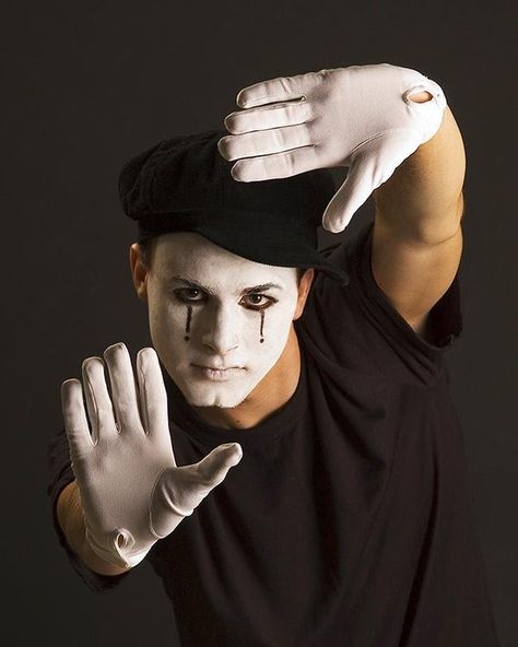 hottie mime Mime Makeup Men, Mime Poses, Mime Photoshoot, Mime Character Design, Mime Aesthetic, Mime Face, Human Drawing Reference, Clown Images, Mime Makeup