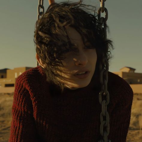 Finn Wolfhard Red Sweater, Boris Pavlikovsky Pfp, Boris Pavlikovsky Fanart, Boris Pavlikovsky Icons, Boris Pavlikovsky Aesthetic, Finn Wolfhard Pfp, Boris And Theo, Theo Decker, Pfp Grunge