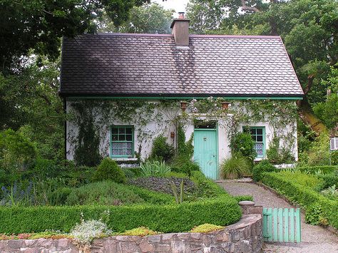 Nowhere have I seen more exquisite cottage living as in the Irish countryside- and most all of them had a garden area (practical yet beautiful) and smoke rising from the chimney. Cute Cottages, Irish Countryside, Little Cottages, Traditional Cottage, Irish Cottage, Storybook Cottage, Style Cottage, Cottage Cabin, Dream Cottage