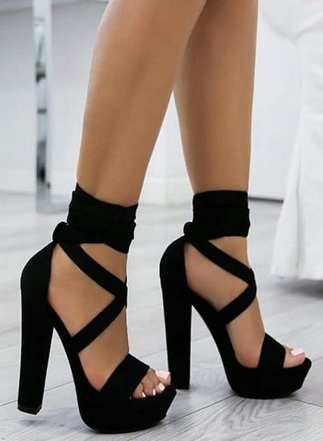 Prom Shoes, Παπούτσια Nike Free, Kasut Wanita, Skor Sneakers, Cute Shoes Heels, Cute Heels, Fashion Heels, Black High Heels, Pretty Shoes