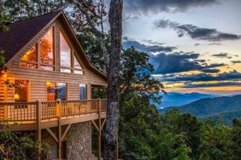 Most beautiful cabins to rent in the Great Smoky Mountains Smokey Mountain Cabins, North Carolina Cabins, Mountain Cabin Rentals, Indoor Jacuzzi, Smoky Mountain Cabin Rentals, Secluded Cabin, Cabin In The Mountains, Smoky Mountains Cabins, Bryson City