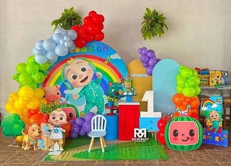 Round Cover Cocomelon Bday Decoration, Cocomelon Decoration Ideas, Cocomelon Party Ideas For Boy 1st, Cocomelon First Birthday Party, Coco Melon Birthday Party, Cocomelon Backdrop Ideas, Cocomelon Theme Party Decorations, Coco Melon Birthday Party Ideas, Cocomelon Birthday Decorations