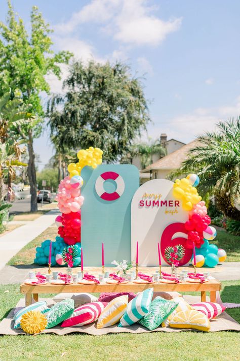 Summer Birthday Themes, Beach Theme Birthday, Panel Backdrop, Cake Summer, Modern Panel, Pool Party Themes, Beach Bash, Summer Bash, Summer Party Themes
