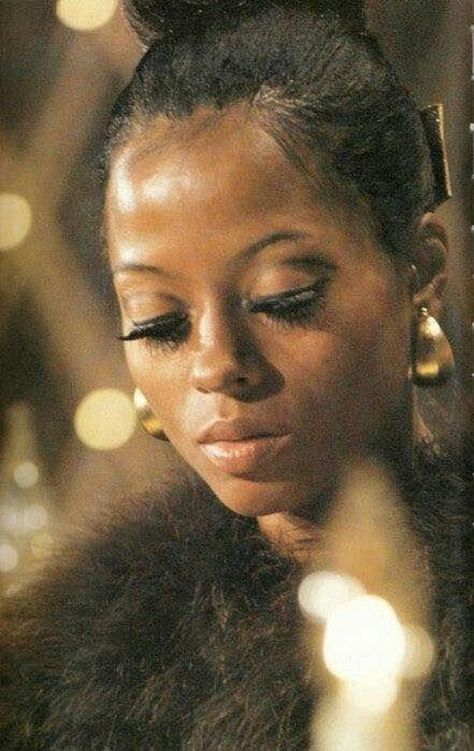 30 Photos of Diana Ross When She Was Young Estilo Chola, Vintage Foto's, Evan Ross, Vintage Black Glamour, Black Hollywood, We Are The World, Diana Ross, Vintage Glamour, Girls Rock