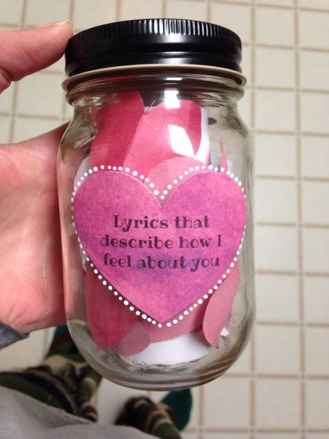 Lyrics that describe how I feel about you Mason Jar | DIY boyfriend gift | Mason Jar DIY | Mason Jar Crafts | Lyrics Más Diy Boyfriend Gift, Hadiah Valentine, Homemade Gifts For Boyfriend, Cadeau Couple, Bf Gifts, Creative Gifts For Boyfriend, Cute Couple Gifts, Diy Gifts For Him