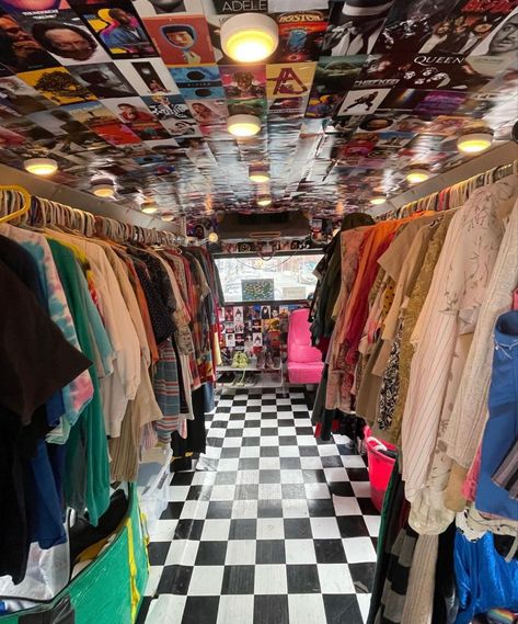 #thrifting #brooklyn #newyorkcity #aestheticfashiontips #backtoschool #college Thrift Store Interior, Grandma Painting, Bus Store, Thrift Aesthetic, Flee Market, Bus Wrap, Clothing Store Design, Vintage Thrift, Clothing Displays
