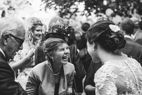 Spontaneous Wedding, Documentary Wedding Photos, Family Wedding Photos, Natural Wedding Photography, Candid Wedding Photos, Wedding Photography Styles, Film Wedding Photography, Wedding Photos Poses, Candid Wedding Photography