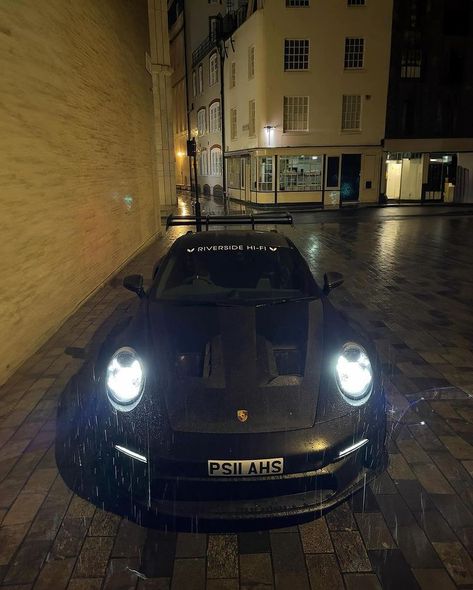 Night Cities, Cars Night, Pfp Pictures, Mercedes Wallpaper, Black Porsche, Rich Cars, Black Cars, Garage Addition, Dubai Aesthetic