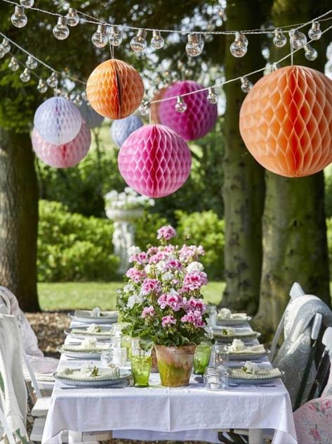 Garden Party Lanterns, Garden Party Set Up, Summer Garden Party Decorations, Lanterns Floating, Spring Fling Party, White Geraniums, Tropical Garden Party, Spring Birthday Party, Spring Garden Party