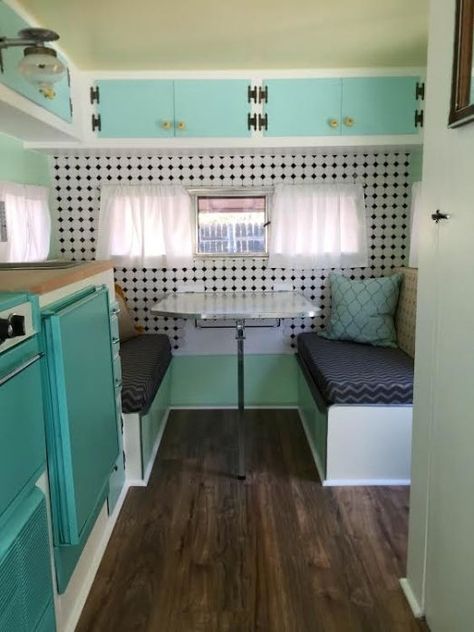 Tantalizing Trailer Interior Designs That Are Not At All Trashy ... Trailer Inside, Glamping Trailer, Camper Curtains, Caravan Vintage, Camper Vintage, Retro Rv, Vintage Camper Interior, Kombi Motorhome, Shasta Camper