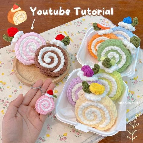 Roll Cake Tutorial ‧₊˚𖦹‧˚⊹ Full tutorial in my Youtube: Monua DIY This is my very first crochet dessert!! And I love it so much 😁 will… | Instagram Fimo, Amigurumi Patterns, Cake Crochet Pattern Free, Crochet Food Keychain, Crochet Dessert Free Pattern, Cinnamon Roll Crochet, Crocheted Cake, Crochet Cute Keychain, Crochet Food Patterns