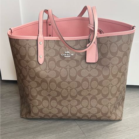 New Coach Tote Bag Color: Khaki / Blush 2 Measurements: 13 L X 6 W X 12 H Inches Comes With Pouch In Blush Color Silver Hardware Coach School Bag, Big Coach Bag, Coach Tote Bag Aesthetic, Coach Bags Tote, School Tote Bags College, The Tote Bag Outfit, Purses For School, Purse For School, Coach Bag Outfit