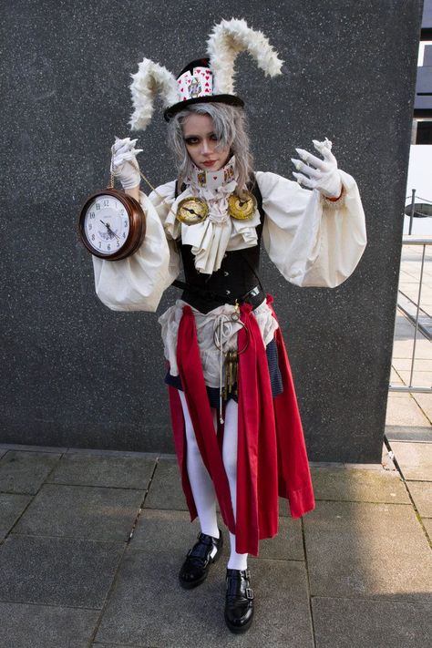 White Rabbit Outfit, White Rabbit Cosplay, Cosplay Alice In Wonderland, Rabbit Outfit, Rabbit From Alice In Wonderland, Alice In Wonderland Steampunk, White Rabbit Costumes, Rabbit Cosplay, Halloween Alice In Wonderland