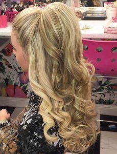 12 Curly Homecoming Hairstyles You Can Show Off | Makeup TutorialsFacebookGoogle+InstagramPinterestTumblrTwitterYouTube Wedding Hair Down, Curly Homecoming Hairstyles, Down Hairstyles For Long Hair, Pageant Hair, Balayage Blonde, Prom Hairstyles For Long Hair, 100 Human Hair Wigs, Half Updo, Hot Hair Styles