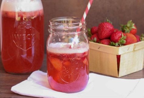 10 Sangria Recipes: Strawberry Sangria by Spoonful of Flavor Essen, Margaritas, Sangria Recipes, Strawberry Drink Recipes, Easy Sangria Recipes, Strawberry Sangria, Strawberry Drinks, Crumble Bars, Easy Drink Recipes