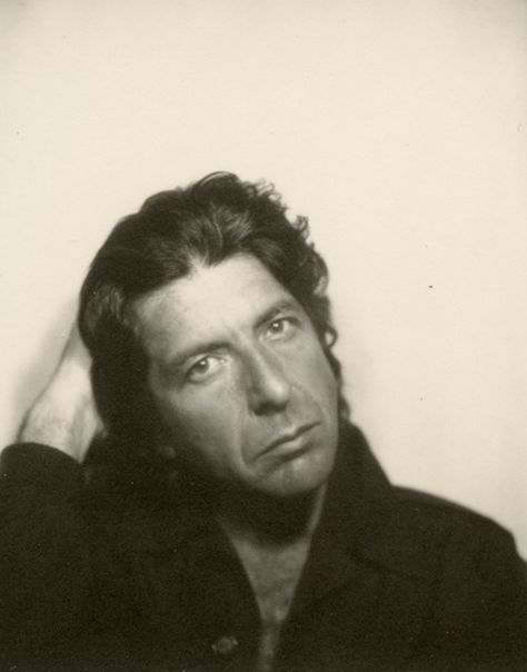 HarryHew on Twitter: "Leonard Cohen, 1975 https://t.co/eNZMQDl4Te" / Twitter Rock Meme, Punk Men, Leonard Bernstein, Chelsea Hotel, Sore Eyes, Leonard Cohen, Love Scenes, Charming Man, Most Beautiful People