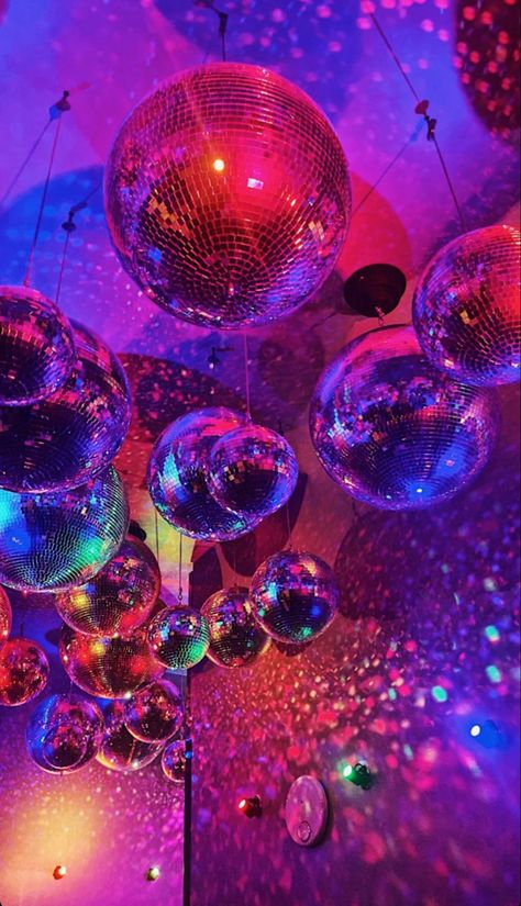 Neon Party Room, Disco Party Wallpaper, Cool Pictures For Playlist Covers, Neon Disco Aesthetic, Cool Party Aesthetic, Disco Ball Aesthetic Party, 70s House Party Aesthetic, Disco 18th Party, Colourful Disco Party