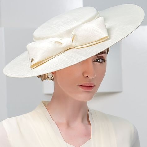 Hats To Wear To A Wedding, White Wedding Hats, Elegant Hats For Wedding, White Hat Wedding, Hats Women Fashion, Designer Hats For Women, Wedding Guest Hat Outfit, Church Hats African Americans, Lady Hat