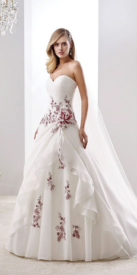 Gorgeous Floral Applique Wedding Dresses And#8211; Trend For 2016 ❤ See more: http://www.weddingforward.com/floral-applique-wedding-dresses/ #weddings Organza Wedding, Floral Wedding Dress, Applique Wedding Dress, Beauty Dress, Wedding Dress Trends, Colored Wedding Dresses, Moda Vintage, Gorgeous Gowns, Beautiful Wedding Dresses