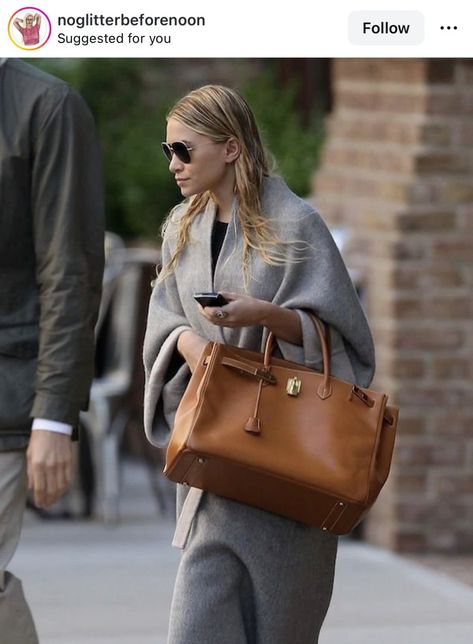 Mary Kate Olsen with her Hermes Birkin Bag 2024 — Collecting Luxury Olsen Twins, Celebrities With Birkin Bags, Gold Birkin, Birkin 30 Gold, Birkin Mom, Hermes Birkin Bag, Kate Olsen, Hermes Birkin 35, Birkin 30