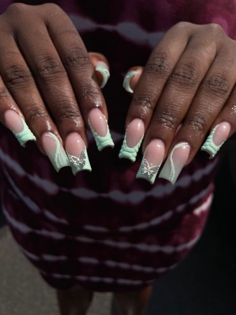 Short Acrylic Nails Light Green, Mint Green Nails Black Women, Short Nails Ideas Sage Green, Princess Tiana Nails Short, Mint And Silver Wedding, Light Green Nails For Prom, Light Green Birthday Nails, Tiana Nails Acrylic, Mint Short Nails