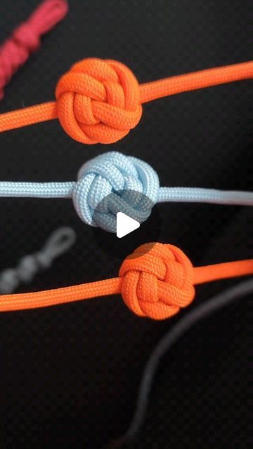 Lanyard Knot Tutorials, Knot Keychain Diy, Macrame Lanyard Tutorial, Paracord Lanyard Diy Tutorials, 550 Cord Projects, Lanyard Knot, Knot Bracelet Diy, Paracord Strap, Button Knot