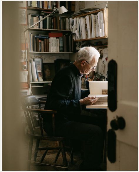 Writer's Office, Prepare To Move, Mark Anthony, Bloomsbury Group, Quiet Room, Environmental Portraits, Collections Of Objects, Business Stories, Rural Retreats